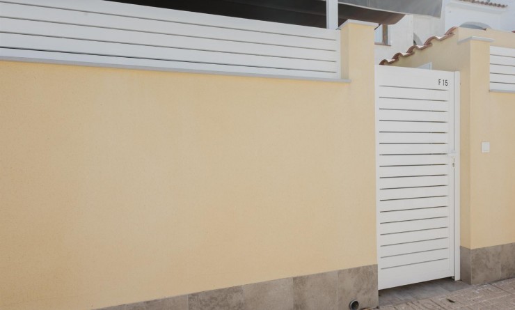 Sale - Bungalow - Torrevieja - Playa de los Naufragos