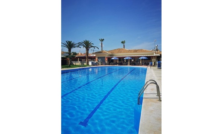 Sale - Bungalow - Torrevieja - Playa de los Naufragos