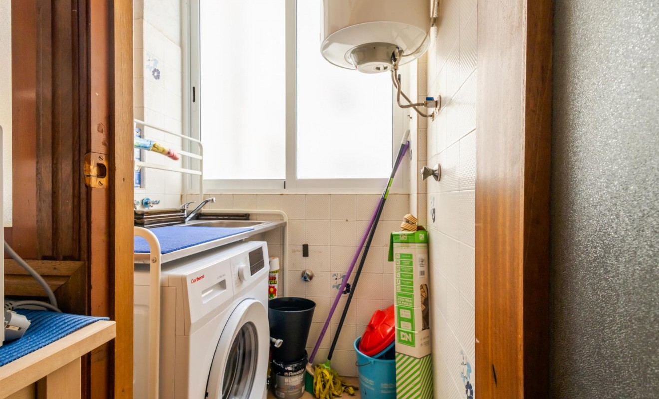 Sale - Apartamento - Torrevieja - Playa de los Naufragos