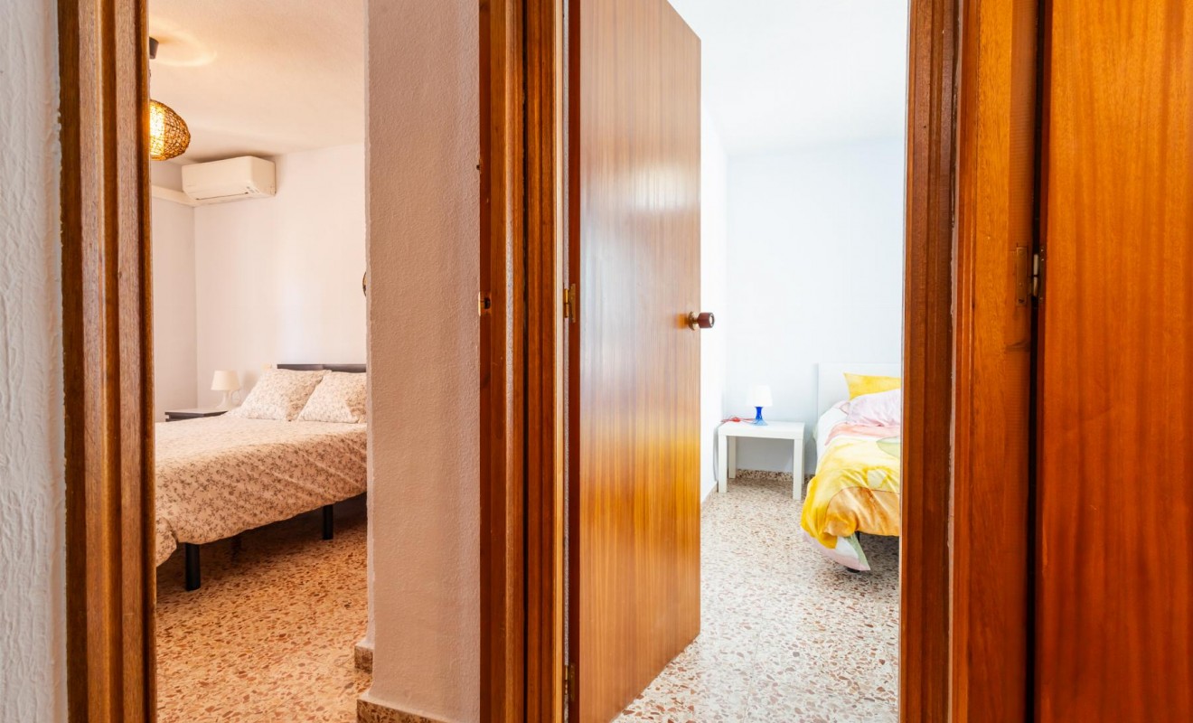 Sale - Apartamento - Torrevieja - Playa de los Naufragos