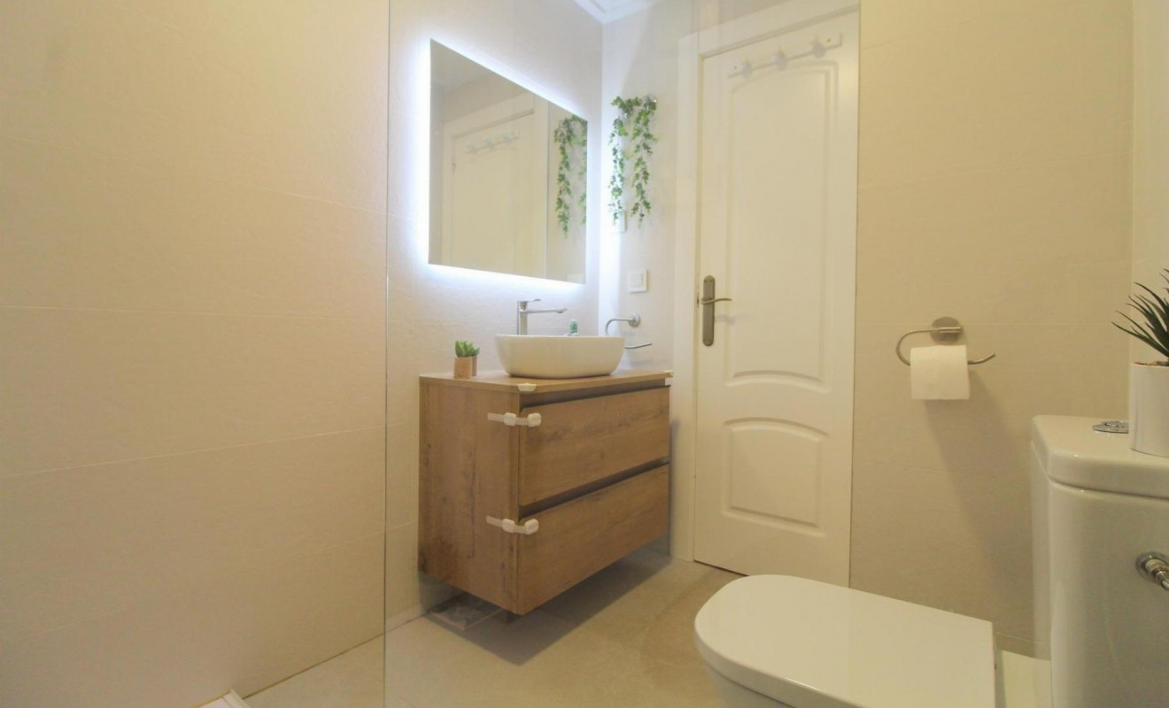 Sale - Apartamento - Torrevieja - La veleta