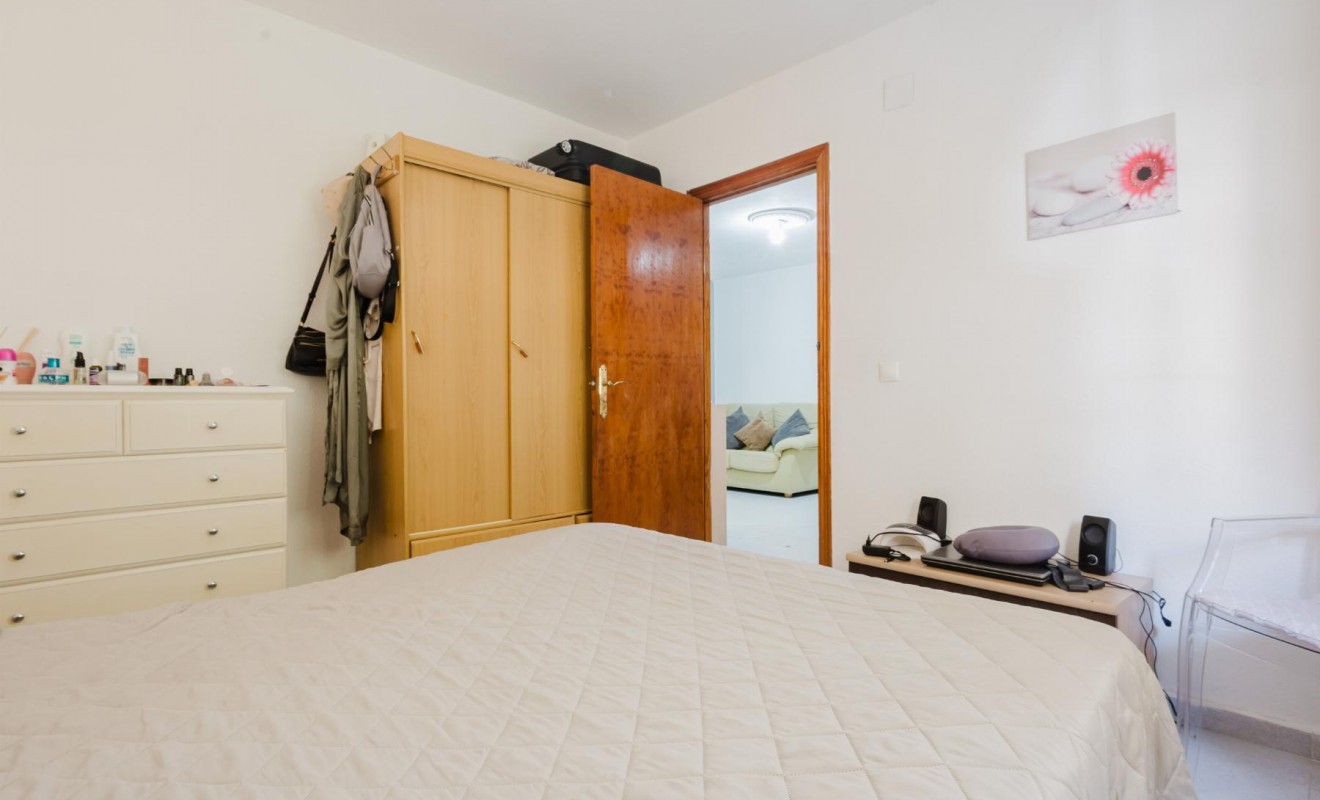 Sale - Apartamento - Torrevieja - Playa de La Acequion