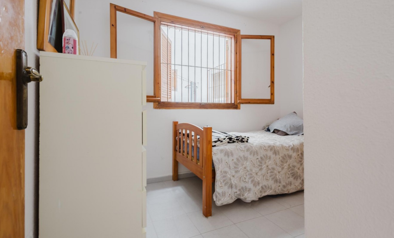 Sale - Apartamento - Torrevieja - Playa de La Acequion