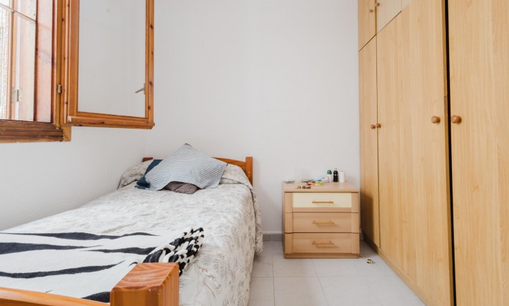 Sale - Apartamento - Torrevieja - Playa de La Acequion