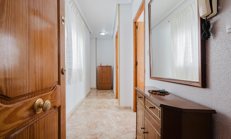 Sale - Apartamento - Torrevieja - Playa de los Naufragos