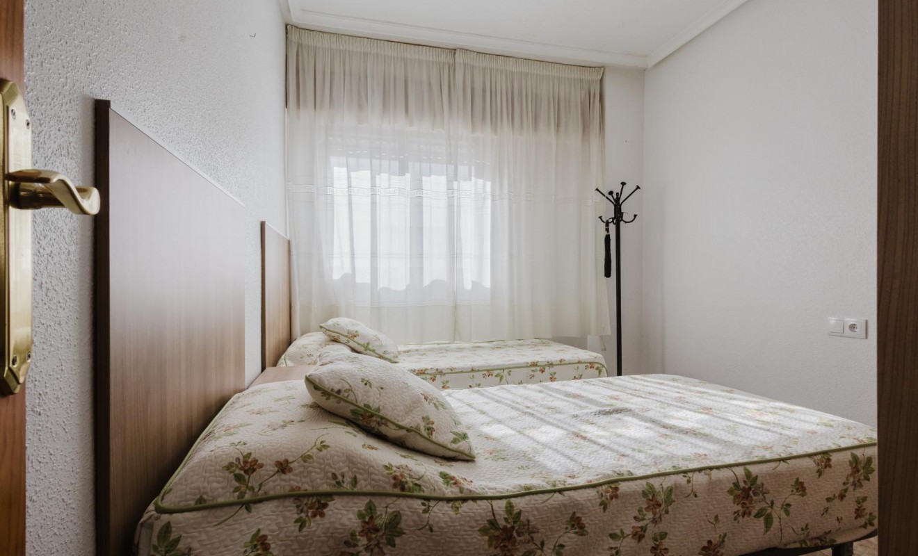 Sale - Apartamento - Torrevieja - Playa de los Naufragos