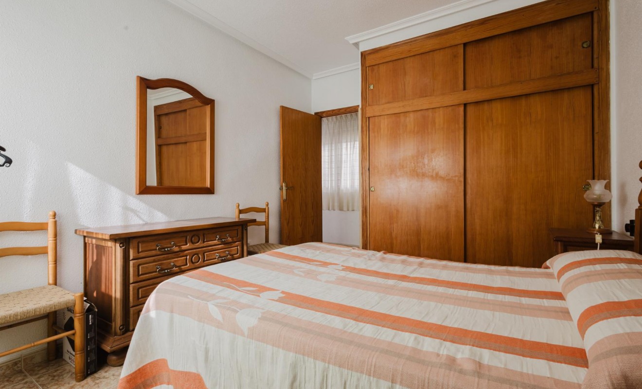 Sale - Apartamento - Torrevieja - Playa de los Naufragos