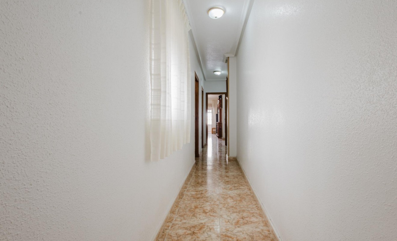 Sale - Apartamento - Torrevieja - Playa de los Naufragos