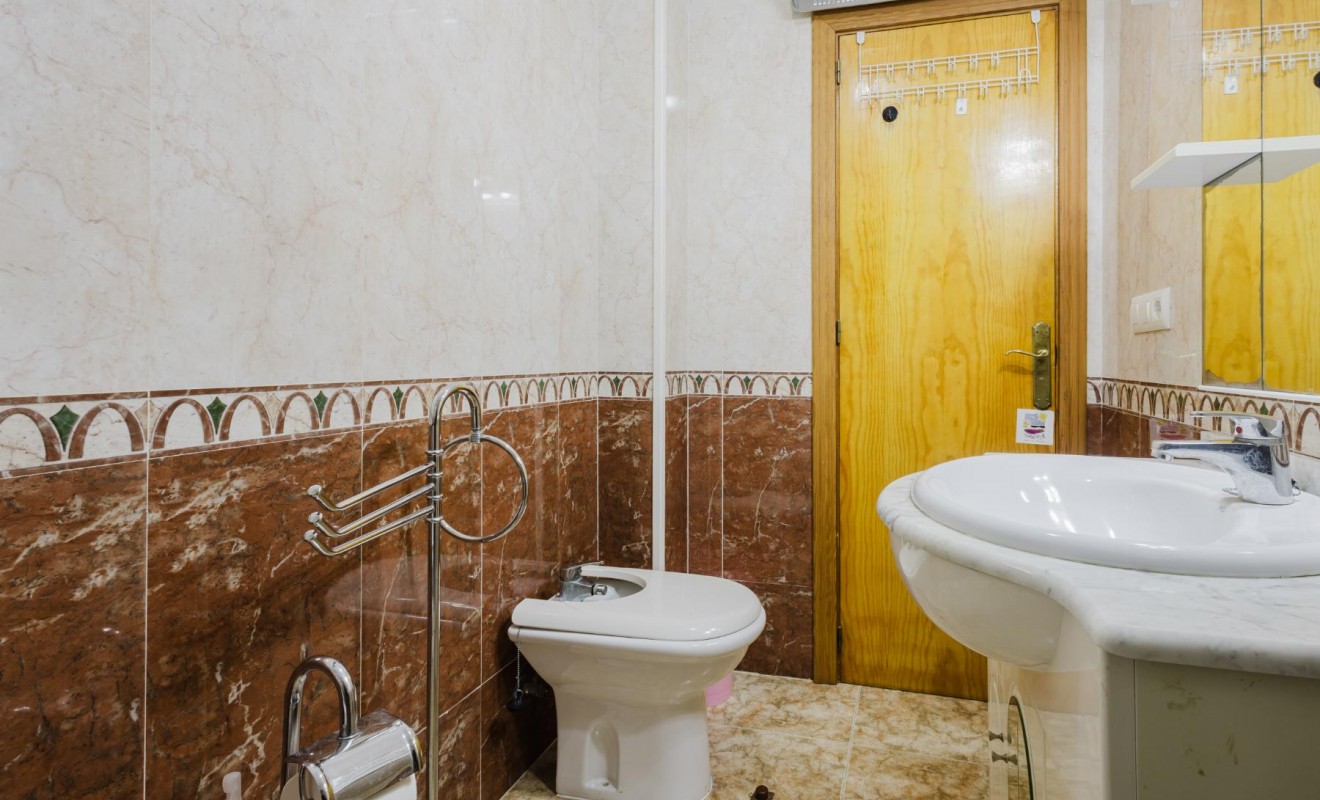 Sale - Apartamento - Torrevieja - Playa de los Naufragos