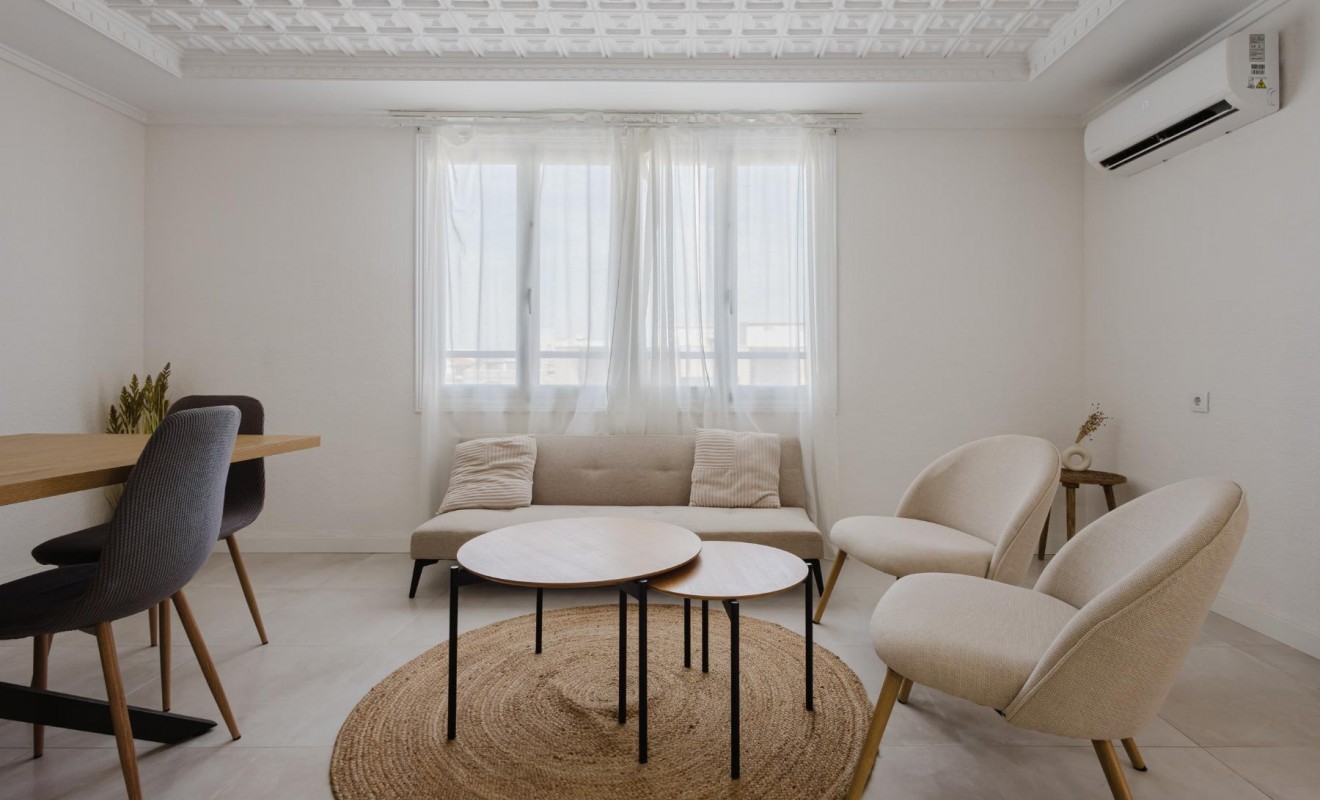 Sale - Apartamento - Torrevieja - Playa del Acequión