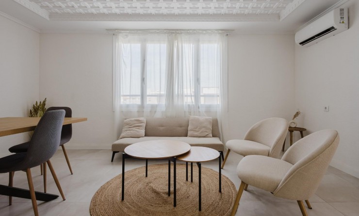 Sale - Apartamento - Torrevieja - Playa del Acequión