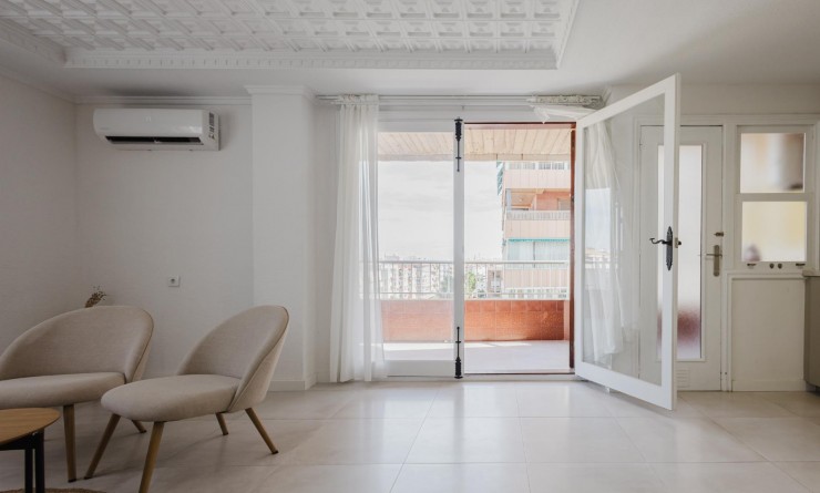 Sale - Apartamento - Torrevieja - Playa del Acequión