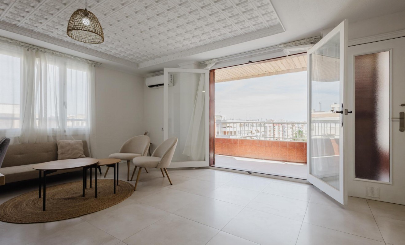 Sale - Apartamento - Torrevieja - Playa del Acequión