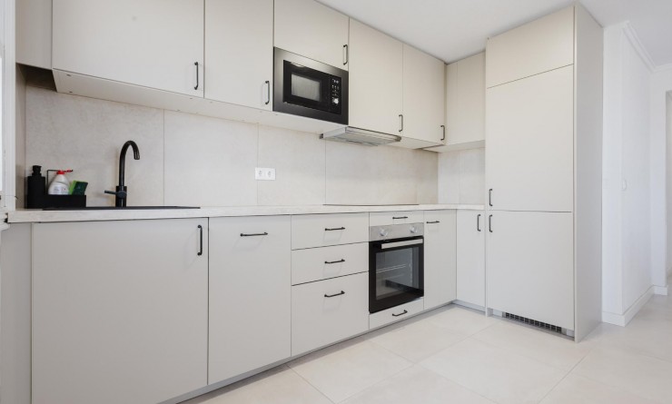 Sale - Apartamento - Torrevieja - Playa del Acequión