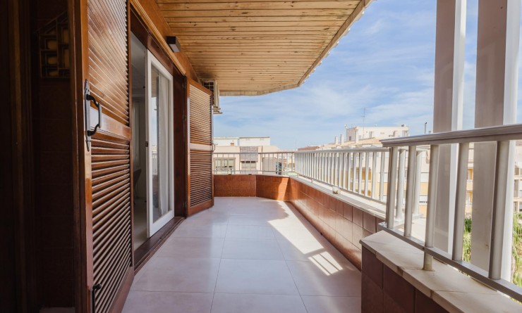 Sale - Apartamento - Torrevieja - Playa del Acequión