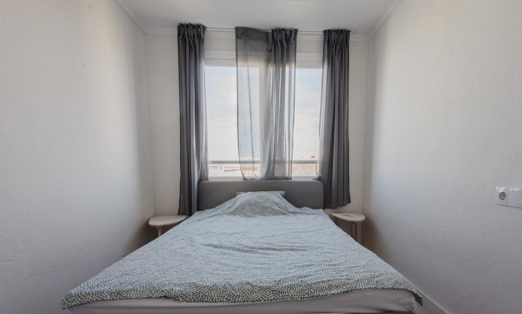 Sale - Apartamento - Torrevieja - Playa del Acequión