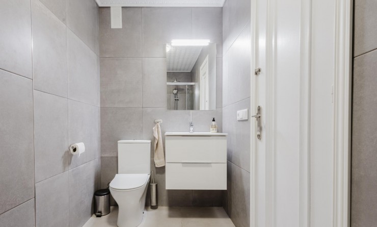 Sale - Apartamento - Torrevieja - Playa del Acequión