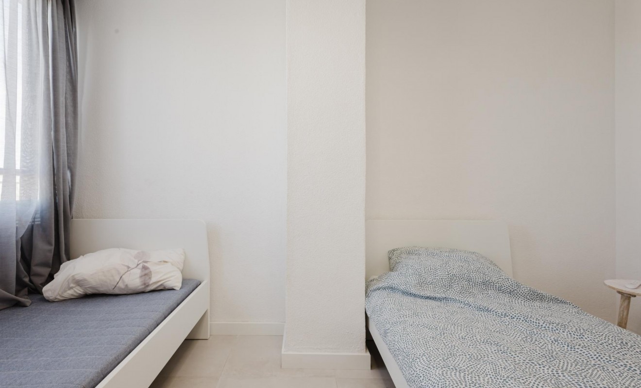 Sale - Apartamento - Torrevieja - Playa del Acequión