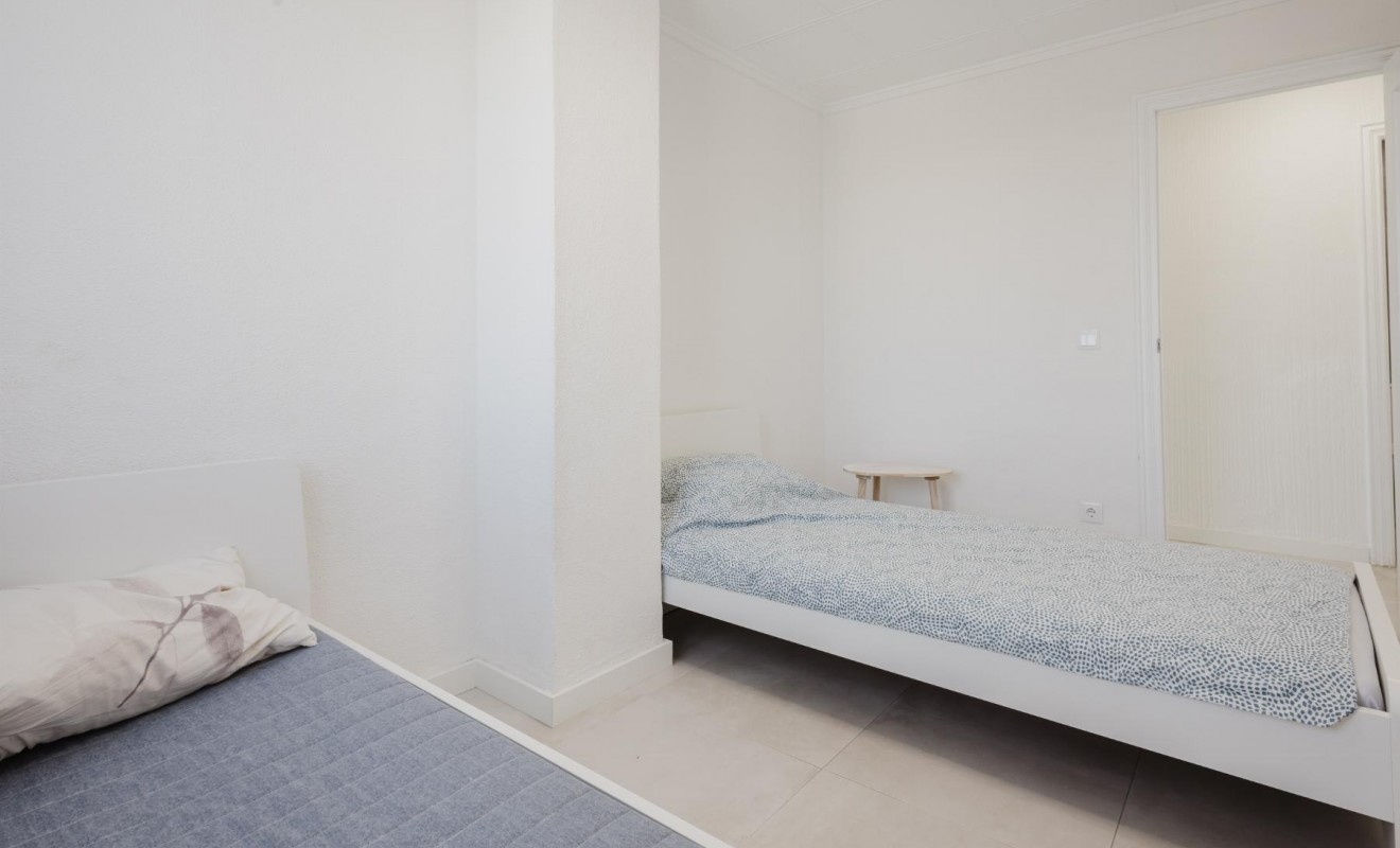 Sale - Apartamento - Torrevieja - Playa del Acequión