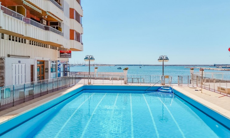 Sale - Apartamento - Torrevieja - Playa del Acequión