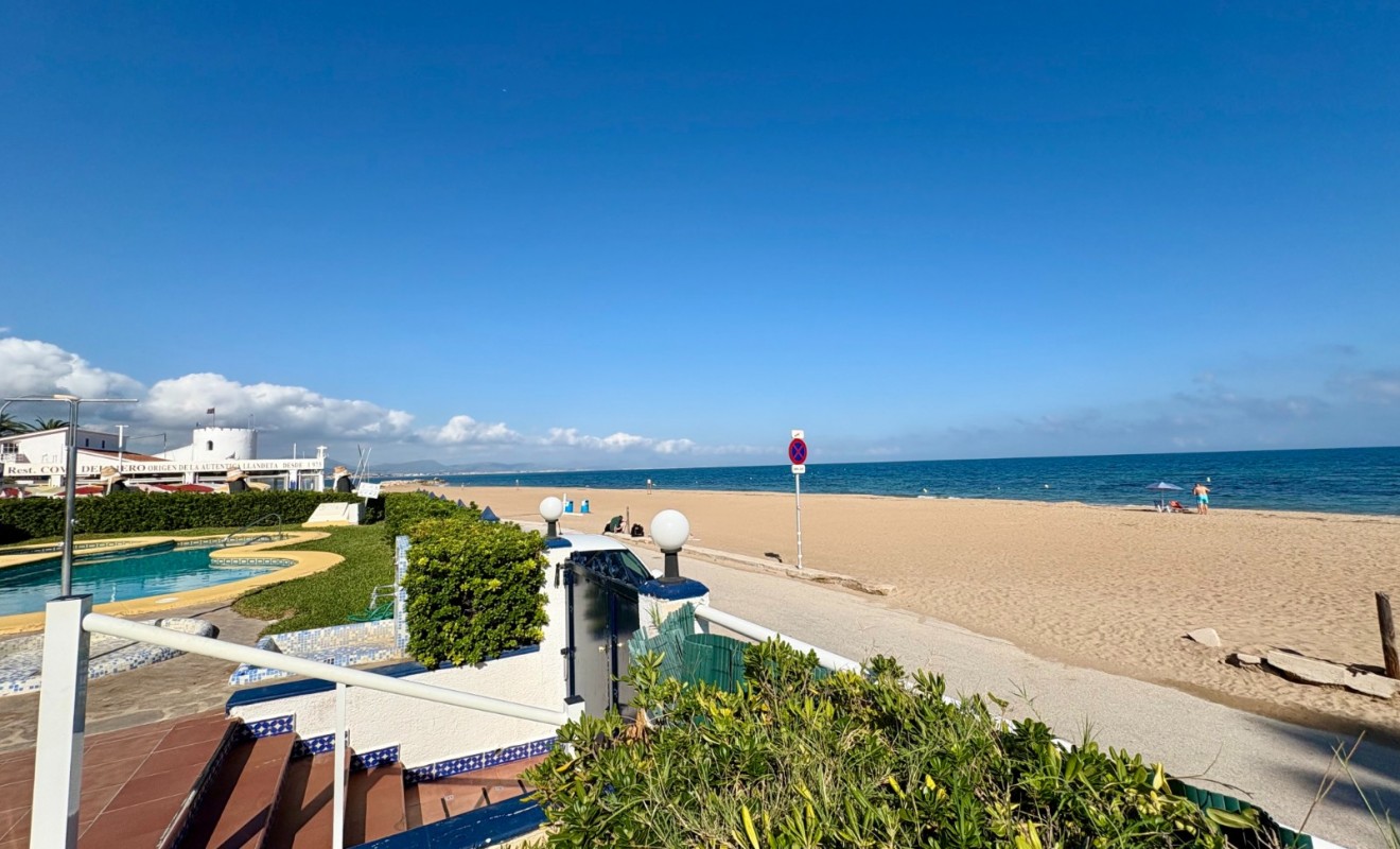 Sale - Apartment / flat - Denia - Les Marines - Las Marinas