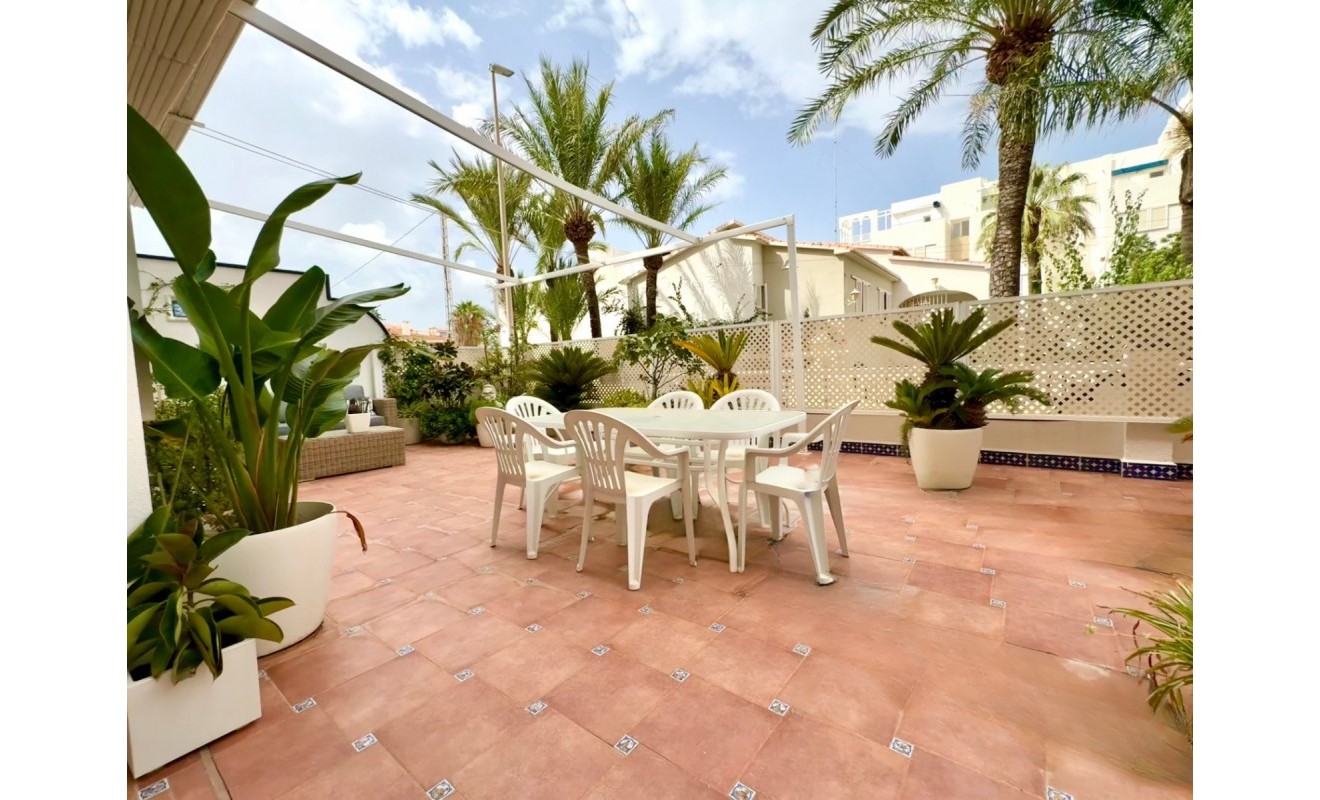 Sale - Apartment / flat - Denia - Les Marines - Las Marinas