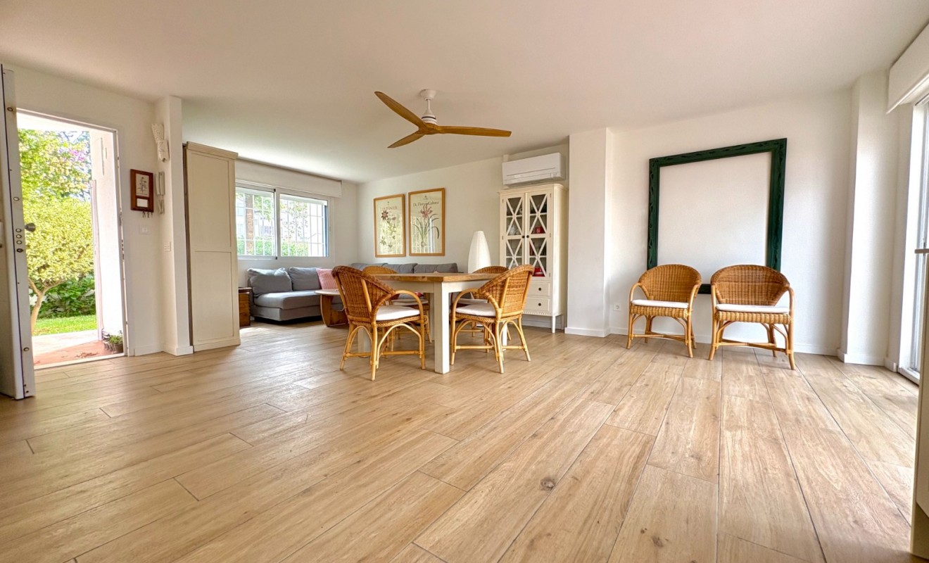 Sale - Apartment / flat - Denia - Les Marines - Las Marinas