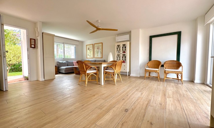 Sale - Apartment / flat - Denia - Les Marines - Las Marinas