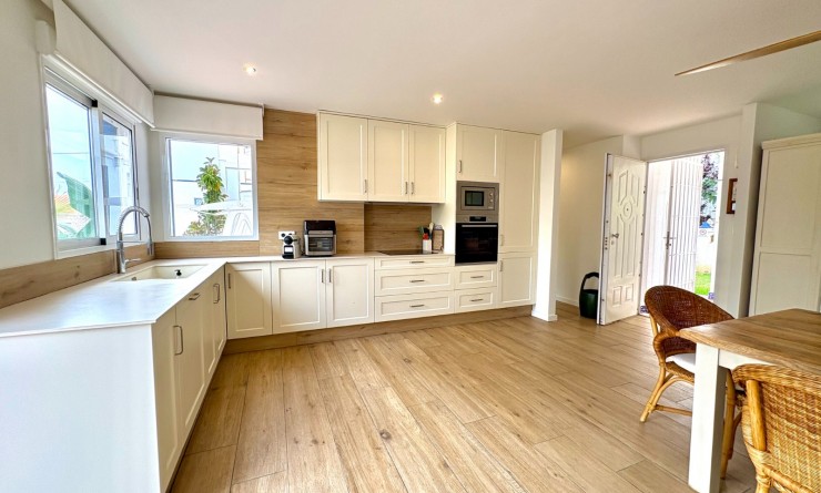 Sale - Apartment / flat - Denia - Les Marines - Las Marinas