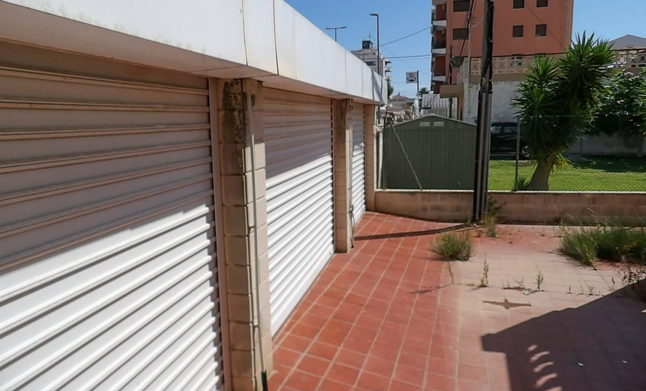 Revente - Garage - Piles - Playa