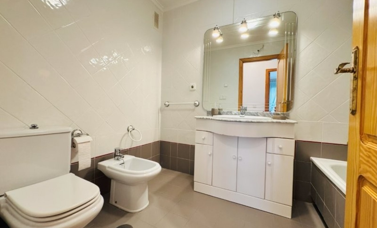 Wederverkoop - Apartment / flat - Torrevieja - Torrelamata - La Mata