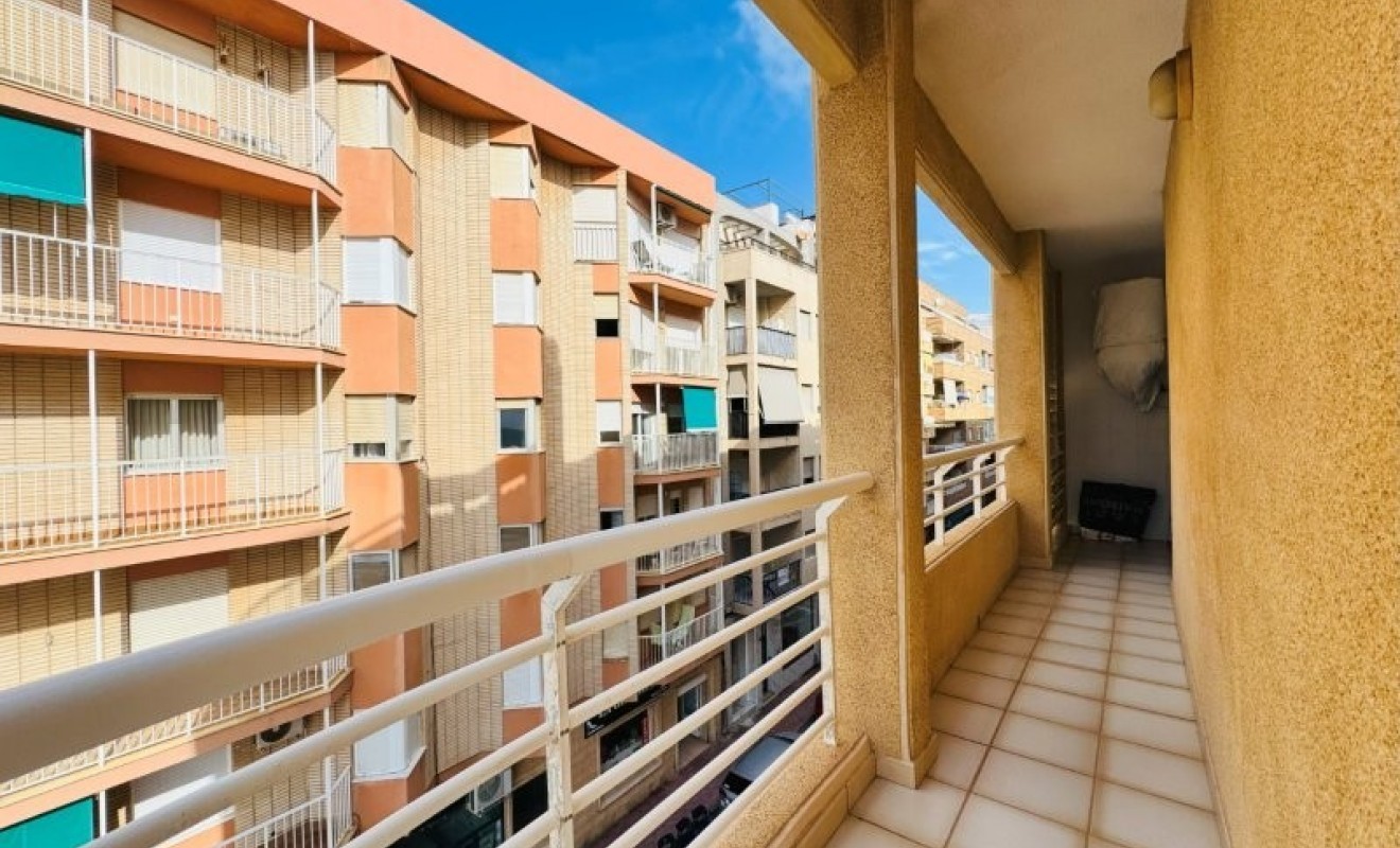 Wederverkoop - Apartment / flat - Torrevieja - Torrelamata - La Mata