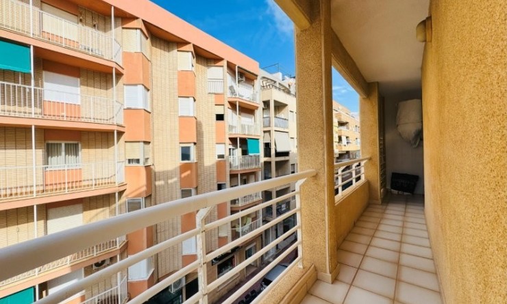 Wederverkoop - Apartment / flat - Torrevieja - Torrelamata - La Mata