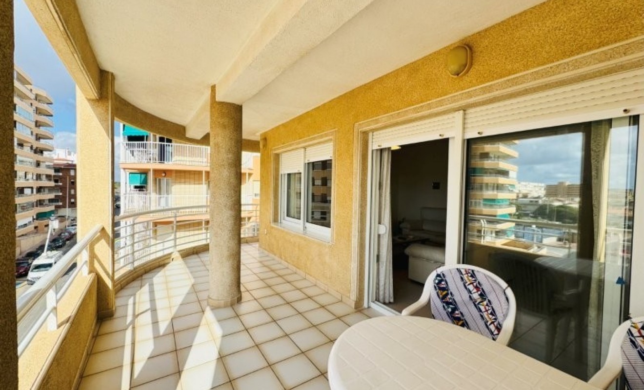 Wederverkoop - Apartment / flat - Torrevieja - Torrelamata - La Mata
