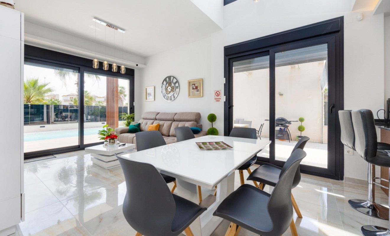 Wederverkoop - Villa - Orihuela - Lomas de Cabo Roig