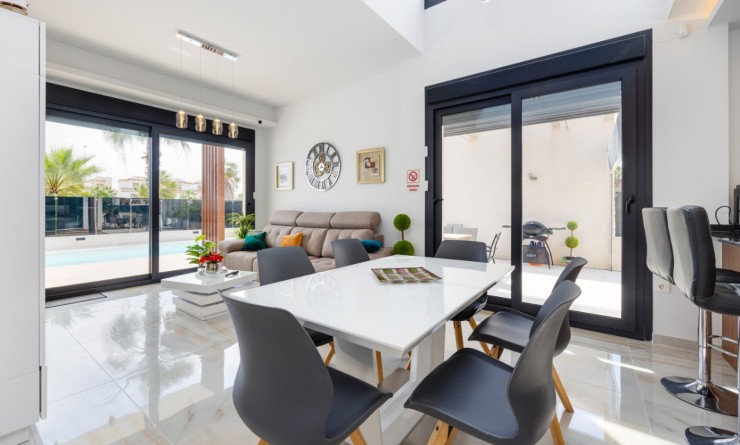 Wederverkoop - Villa - Orihuela - Lomas de Cabo Roig