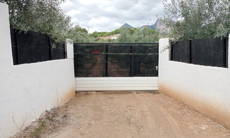 Sale - Plot / Land - La Nucía