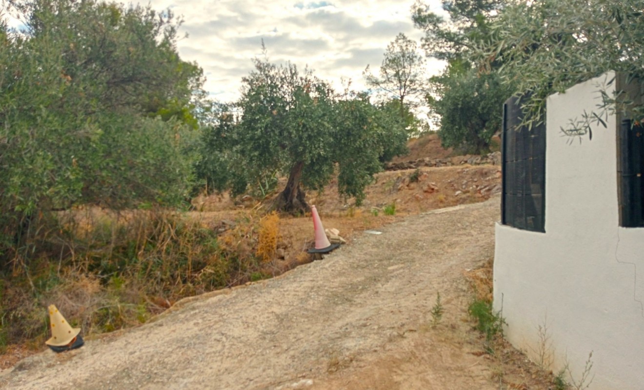 Sale - Plot / Land - La Nucía