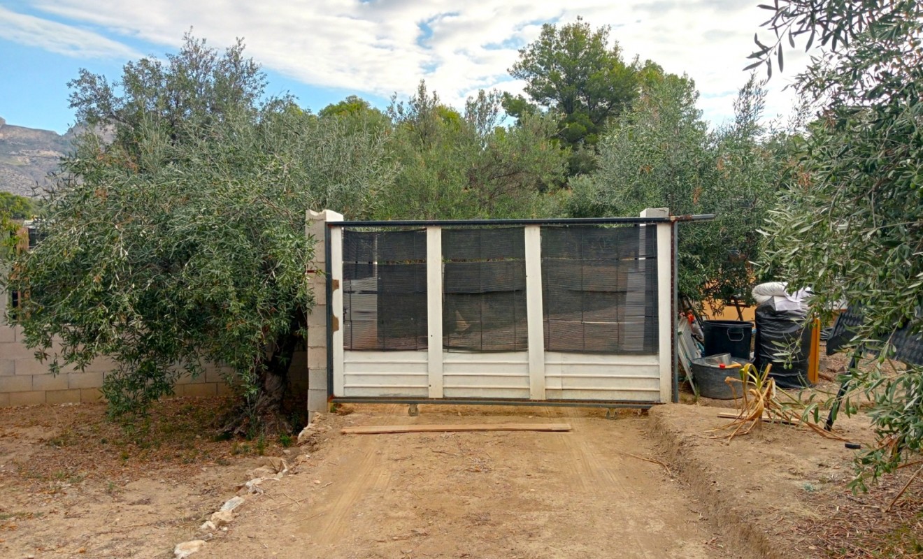 Sale - Plot / Land - La Nucía