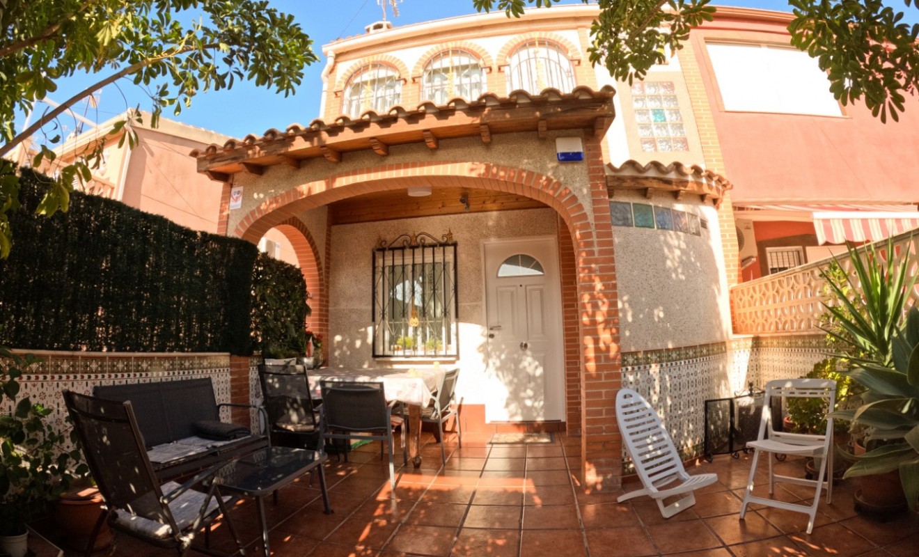 Wederverkoop - Terraced house / Townhouse - Torrevieja - El Acequión - Los Náufragos