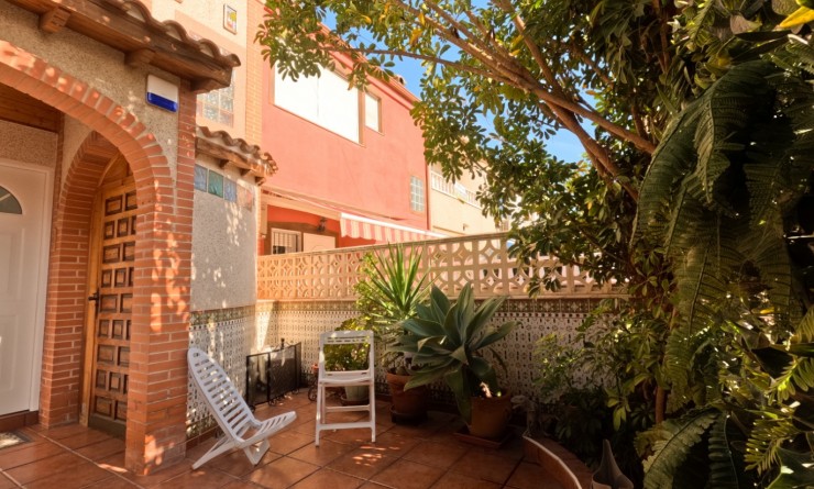 Wederverkoop - Terraced house / Townhouse - Torrevieja - El Acequión - Los Náufragos