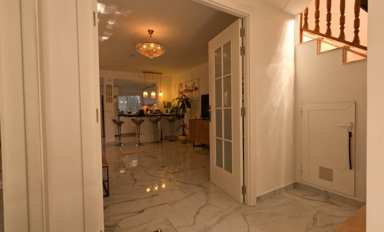 Wederverkoop - Terraced house / Townhouse - Torrevieja - El Acequión - Los Náufragos