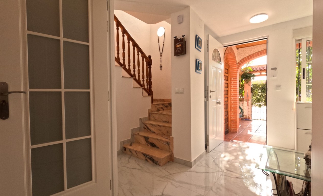 Wederverkoop - Terraced house / Townhouse - Torrevieja - El Acequión - Los Náufragos