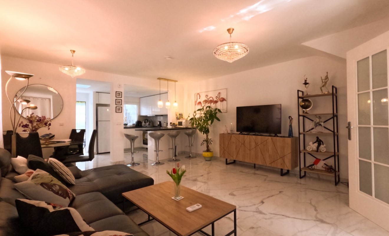 Wederverkoop - Terraced house / Townhouse - Torrevieja - El Acequión - Los Náufragos