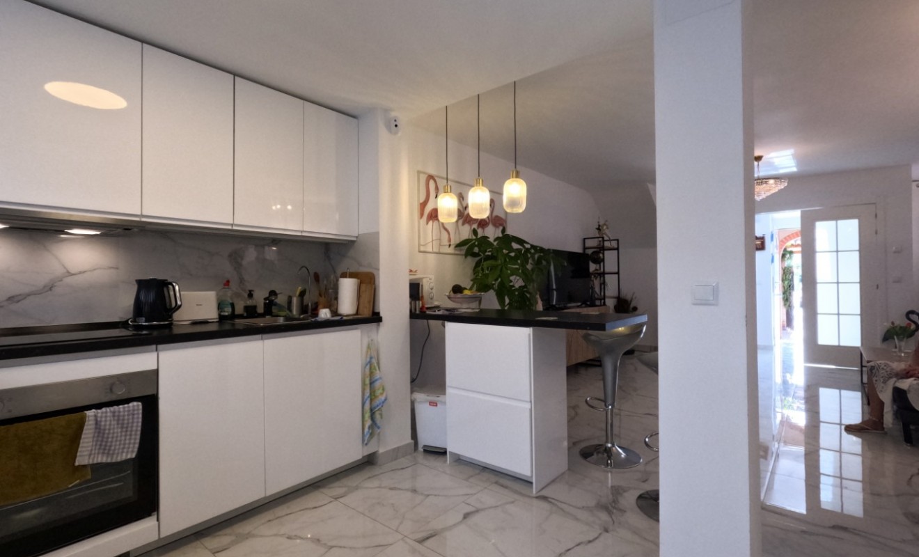 Wederverkoop - Terraced house / Townhouse - Torrevieja - El Acequión - Los Náufragos