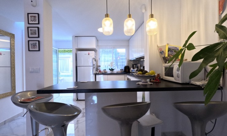 Wederverkoop - Terraced house / Townhouse - Torrevieja - El Acequión - Los Náufragos