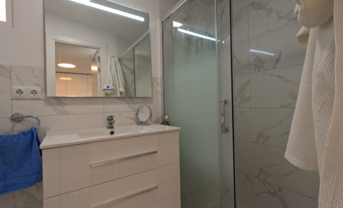 Wederverkoop - Terraced house / Townhouse - Torrevieja - El Acequión - Los Náufragos