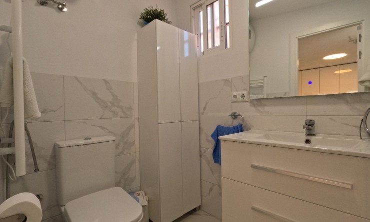 Wederverkoop - Terraced house / Townhouse - Torrevieja - El Acequión - Los Náufragos