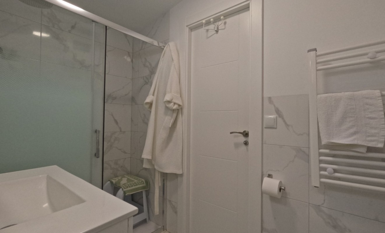 Wederverkoop - Terraced house / Townhouse - Torrevieja - El Acequión - Los Náufragos