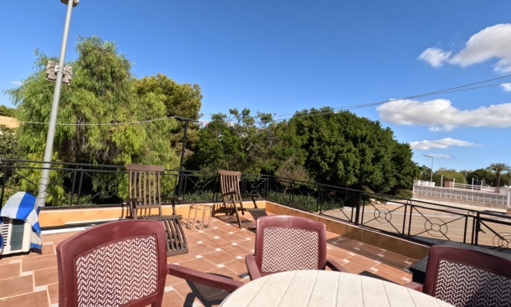 Wederverkoop - Terraced house / Townhouse - Torrevieja - El Acequión - Los Náufragos